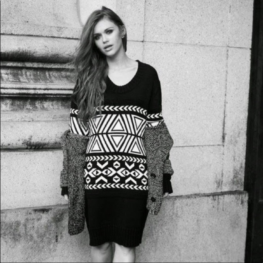 BCBG Holland Roden Black and white sweater Dress XS/S